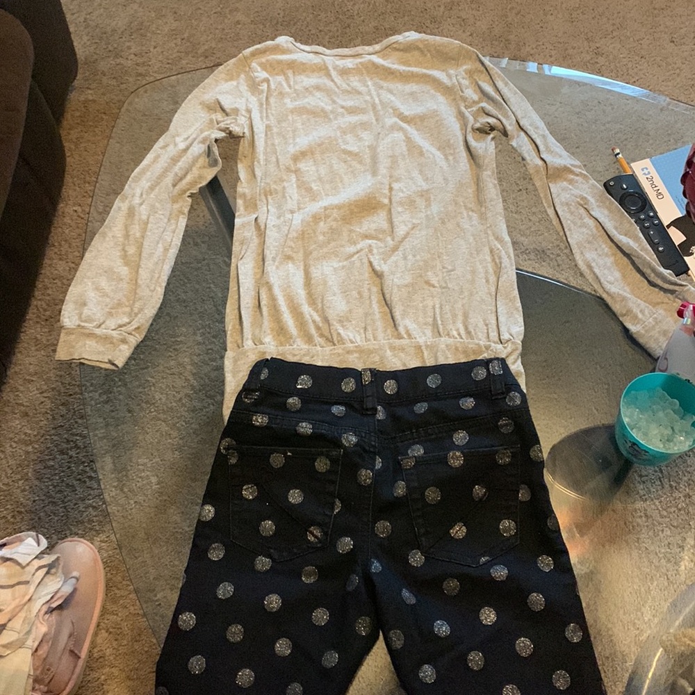 Outfit - Picture 2 of 2